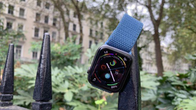 Samsung Galaxy Watch Active 2 VS Apple Watch 4: дизайн и дисплей