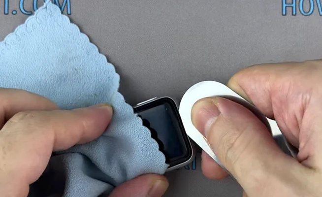 Apple Watch 3 замена батареи Шаг 3