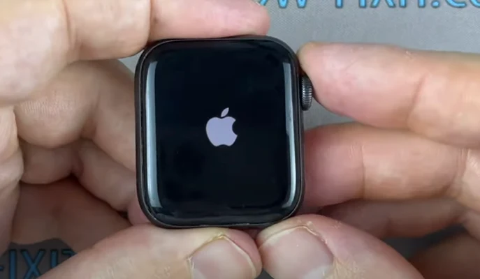 Apple Watch 4 замена вибромотора Шаг 11