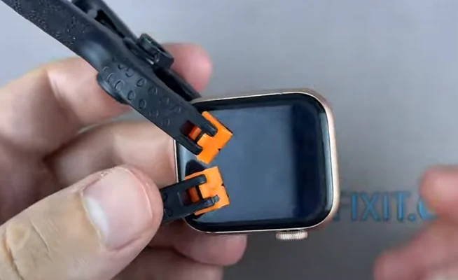 Apple Watch 5 замена батареи Шаг 13