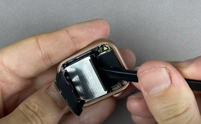 Apple Watch 5 замена корпуса Шаг 7
