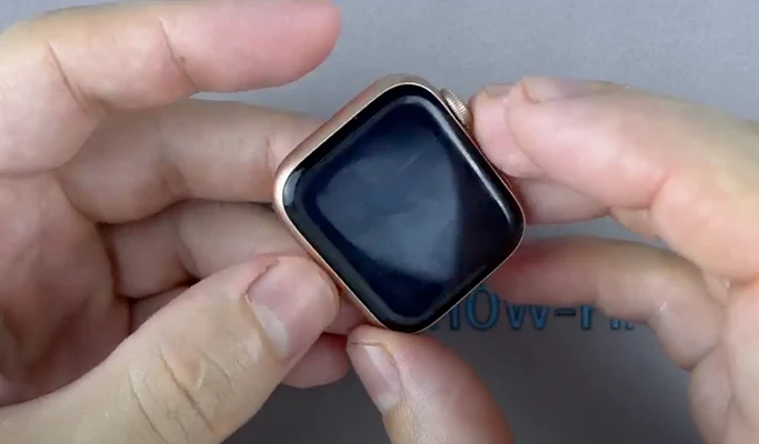 Apple Watch SE мат плата Шаг 1