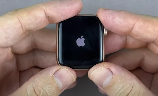 Apple Watch SE замена динамика Шаг 14