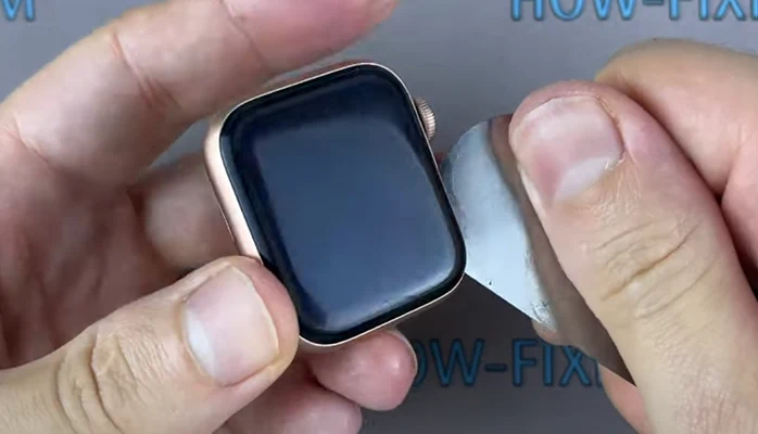 Apple Watch SE замена динамика Шаг 2
