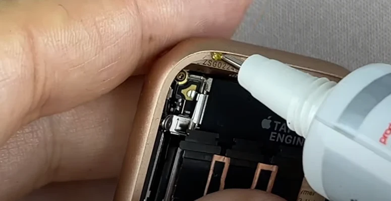 Apple Watch SE замена экрана Шаг 9