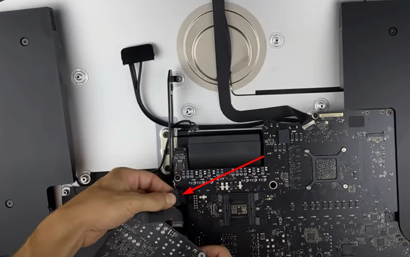 iMac A1419 замена SSD Шаг 8