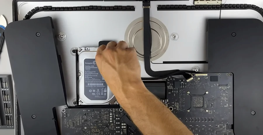 iMac A1419 Замена жесткого диска Шаг 7-1