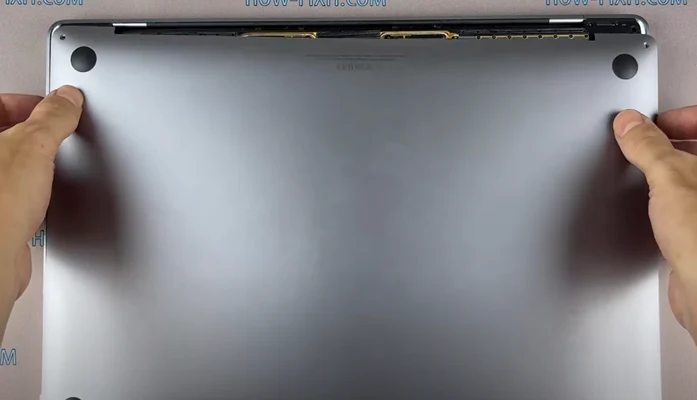MacBook Pro 16 Замена вентилятора Шаг 10