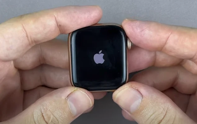 Замена батареи Apple Watch SE Шаг 11