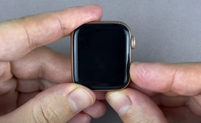 Замена батареи Apple Watch SE Шаг 14