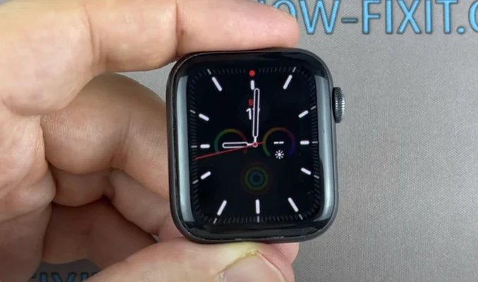 Замена динамика в Apple Watch 4 Шаг 13