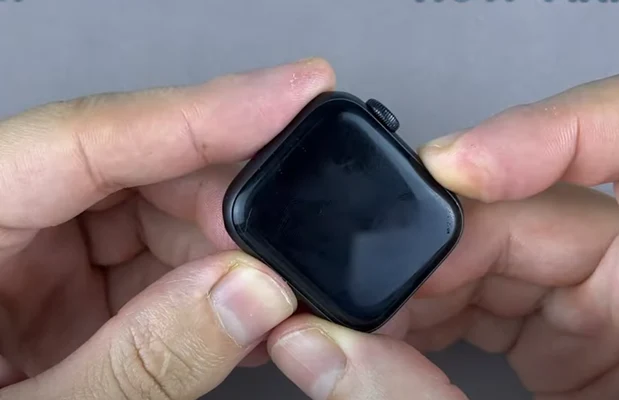 Замена экрана Apple Watch 5 Шаг 1