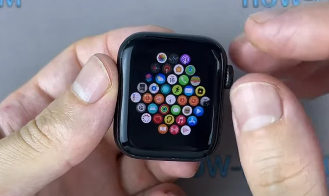 Замена экрана Apple Watch 5 Шаг 7