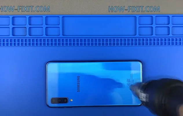 Замена экрана Samsung Galaxy A7 Шаг 2