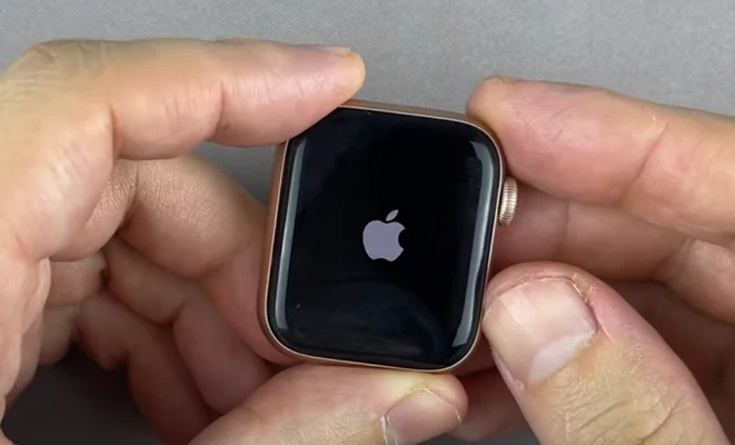 Замена стекла Apple Watch 5 Шаг 1