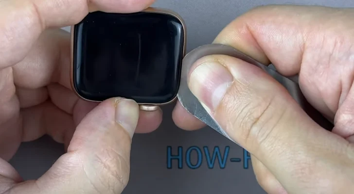 Замена вибромотора Apple Watch SE Шаг 3