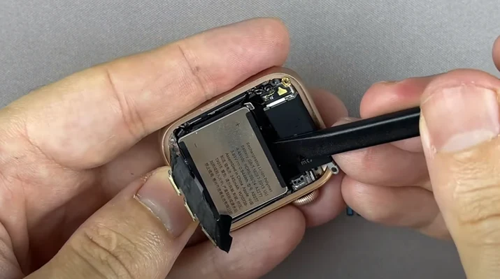 Замена вибромотора Apple Watch Series 5 Шаг 7