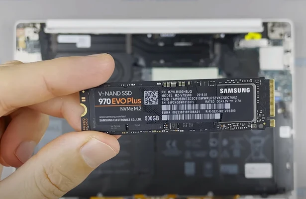 M2 SSD Dell XPS 9380 Шаг 5