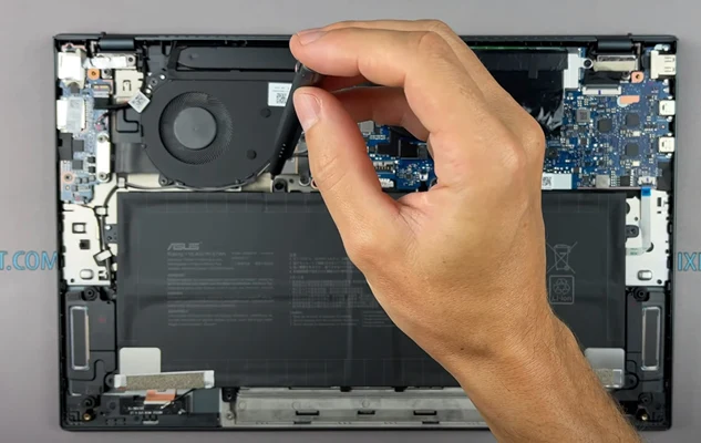 Замена батареи Asus ZenBook 14 UX425E Шаг 4