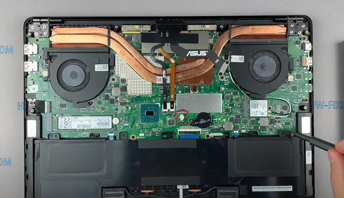 Замена батареи Asus ZenBook Pro UX550VE Шаг 4