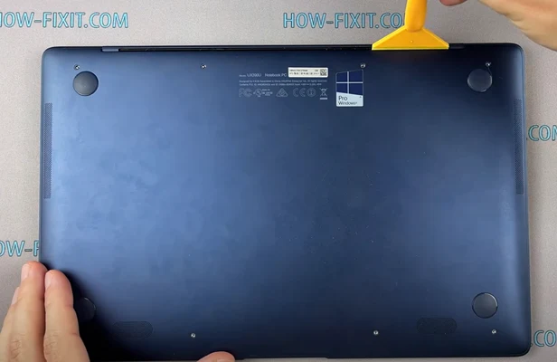 Замена вентилятора Asus ZenBook UX390U Шаг 2
