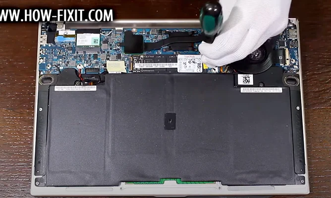 M2 SSD Asus ZenBook UX31 Шаг 3