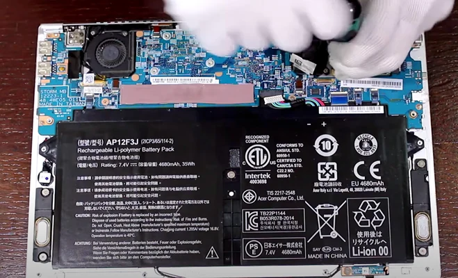 SSD Acer Aspire S7 Шаг 4